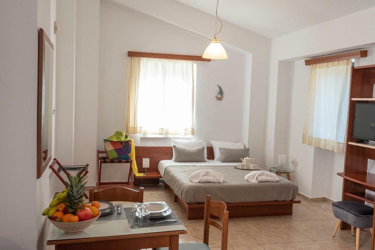 Camara Studios Chrissi Akti Chania Exterior foto