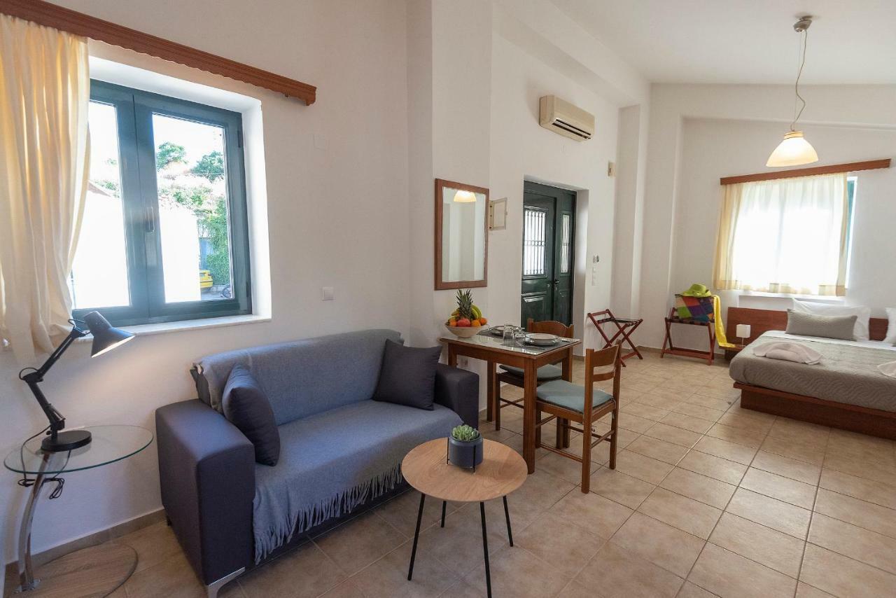Camara Studios Chrissi Akti Chania Exterior foto